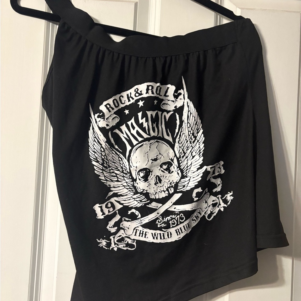 Black Graphic Skull Rock Tee medium